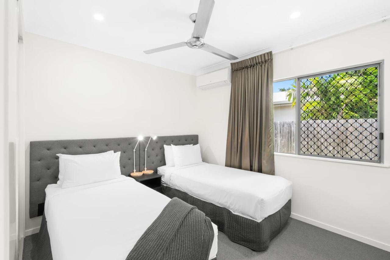 Blue Lagoon Villas Trinity Beach Esterno foto