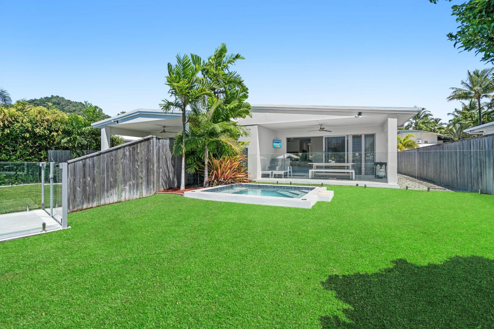 Blue Lagoon Villas Trinity Beach Esterno foto